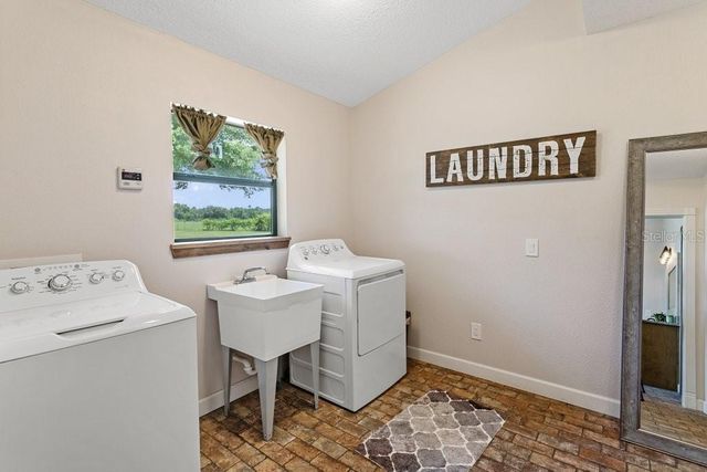 641 E STATE ROAD 100, San Mateo, FL 32187