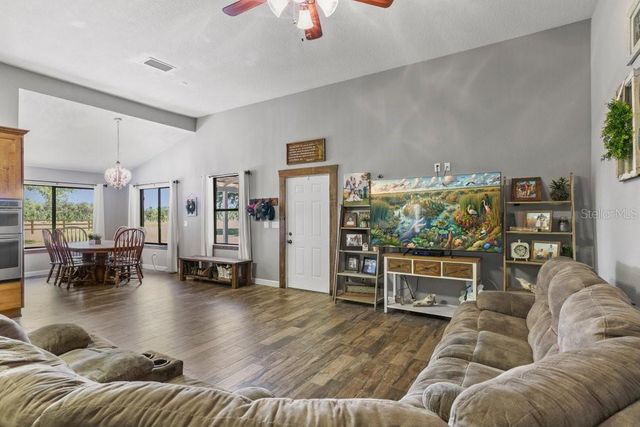 641 E STATE ROAD 100, San Mateo, FL 32187