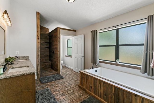 641 E STATE ROAD 100, San Mateo, FL 32187