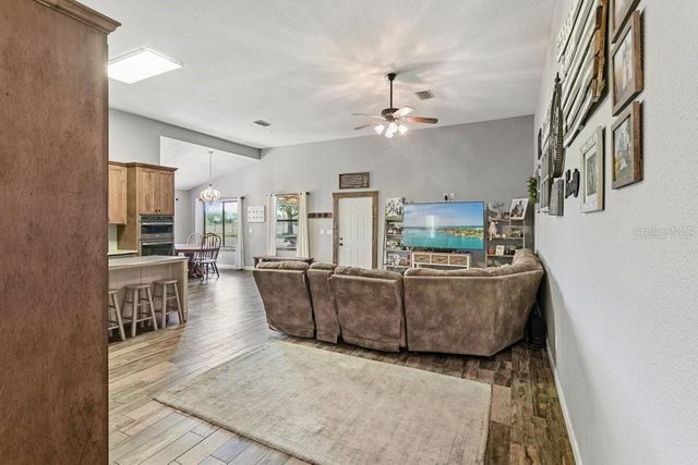 641 E STATE ROAD 100, San Mateo, FL 32187