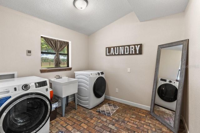 641 E STATE ROAD 100, San Mateo, FL 32187