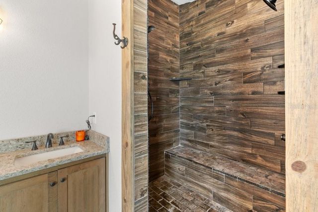 641 E STATE ROAD 100, San Mateo, FL 32187