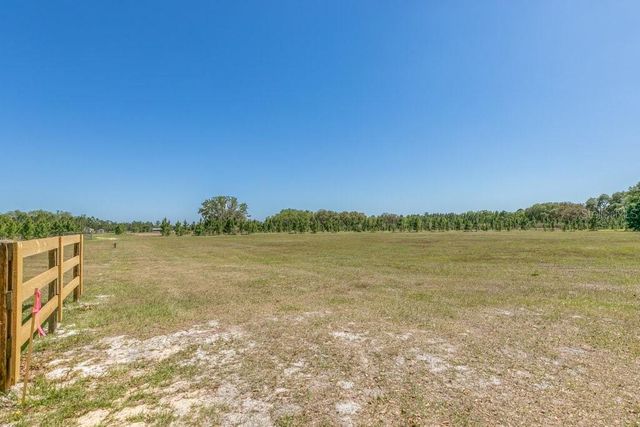 641 E STATE ROAD 100, San Mateo, FL 32187