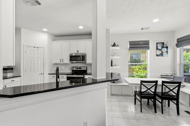 19 W Lasting Spring Circle, Spring, TX 77389