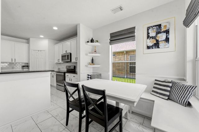 19 W Lasting Spring Circle, Spring, TX 77389