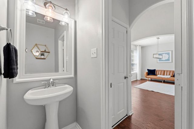 19 W Lasting Spring Circle, Spring, TX 77389