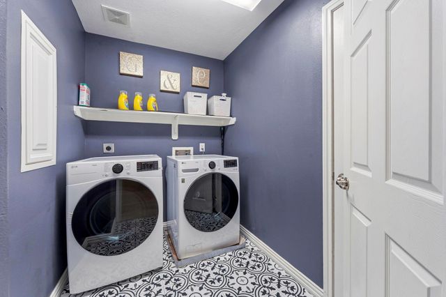 19 W Lasting Spring Circle, Spring, TX 77389