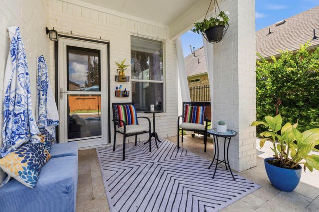 19 W Lasting Spring Circle, Spring, TX 77389