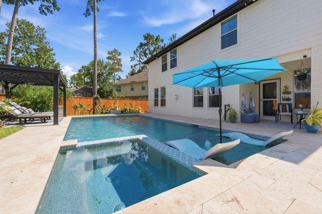 19 W Lasting Spring Circle, Spring, TX 77389