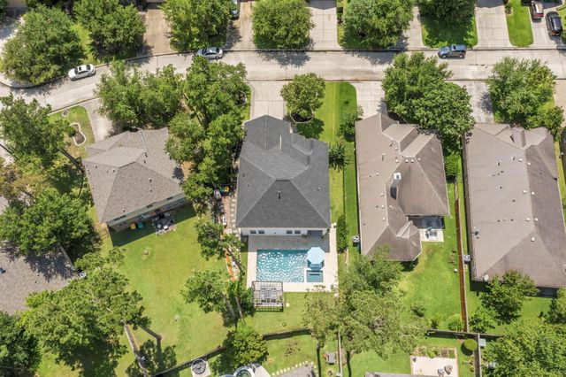 19 W Lasting Spring Circle, Spring, TX 77389