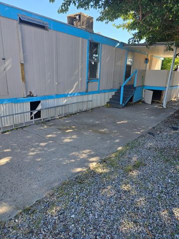 8405 Hager Avenue SE, Albuquerque, NM 87108