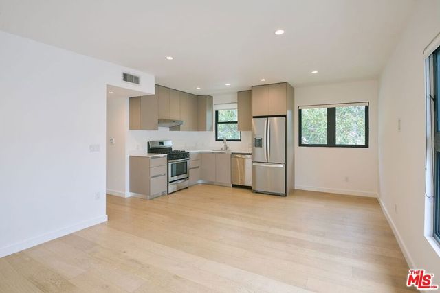 11785 Gateway Boulevard 6, Los Angeles, CA 90064