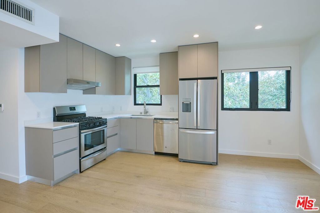 11785 Gateway Boulevard 6, Los Angeles, CA 90064