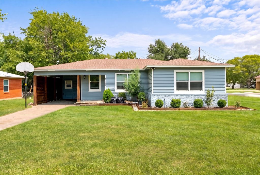 3202 Mitchell Street, Greenville, TX 75402