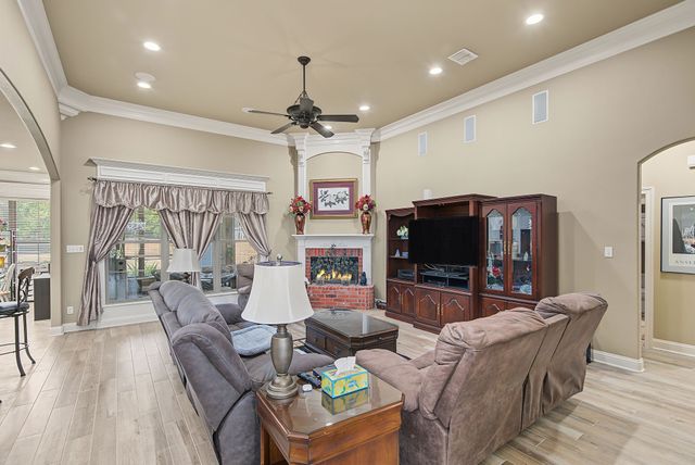 2491 Caplis Sligo Road, Bossier City, LA 71112