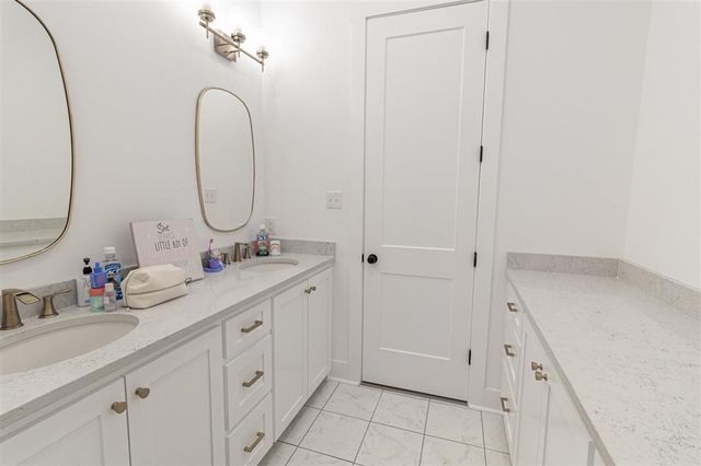 3915 Jacobs Way, Lake Charles, LA 70605