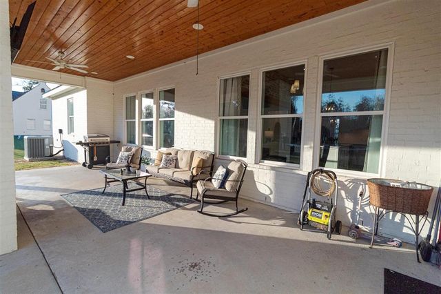 3915 Jacobs Way, Lake Charles, LA 70605