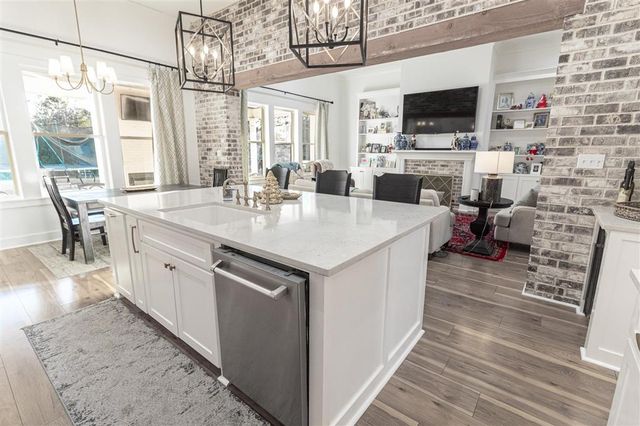 3915 Jacobs Way, Lake Charles, LA 70605