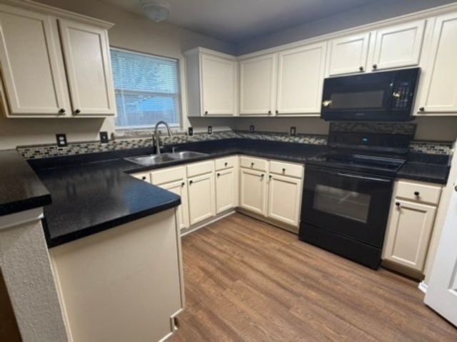 7905 Park Lane, Rowlett, TX 75089