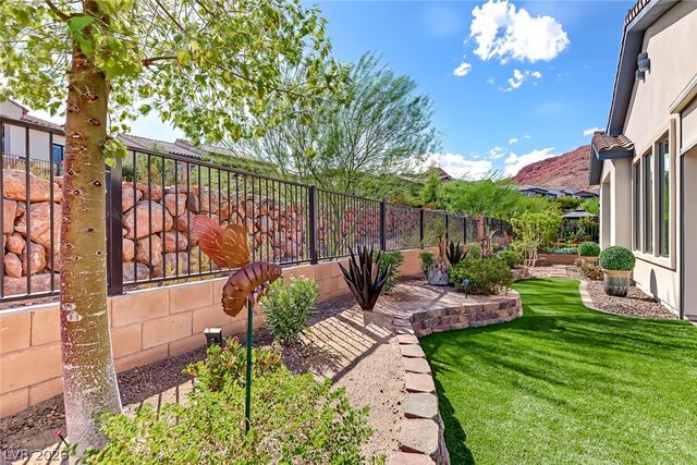 23 Arid Crest Avenue, Henderson, NV 89011