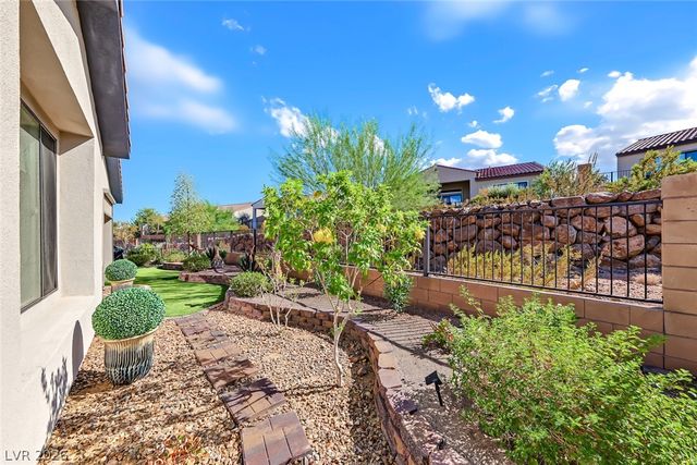 23 Arid Crest Avenue, Henderson, NV 89011