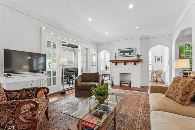 11 Brookwood Dr, Maplewood Twp., NJ 07040