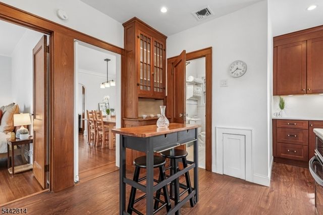 11 Brookwood Dr, Maplewood Twp., NJ 07040