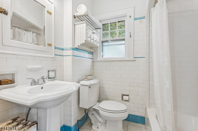 11 Brookwood Dr, Maplewood Twp., NJ 07040