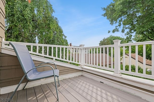 11 Brookwood Dr, Maplewood Twp., NJ 07040