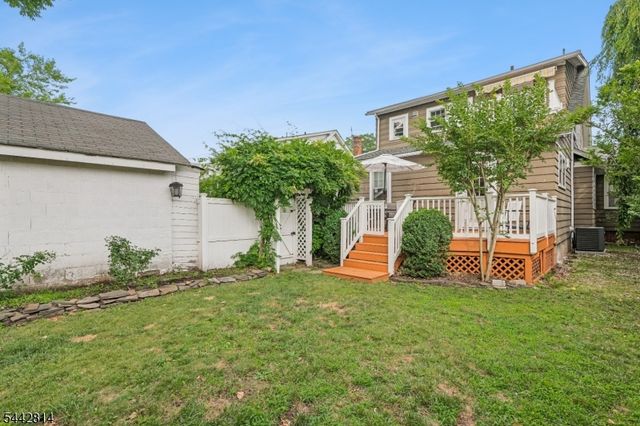 11 Brookwood Dr, Maplewood Twp., NJ 07040