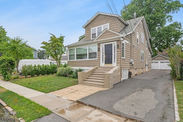 11 Brookwood Dr, Maplewood Twp., NJ 07040