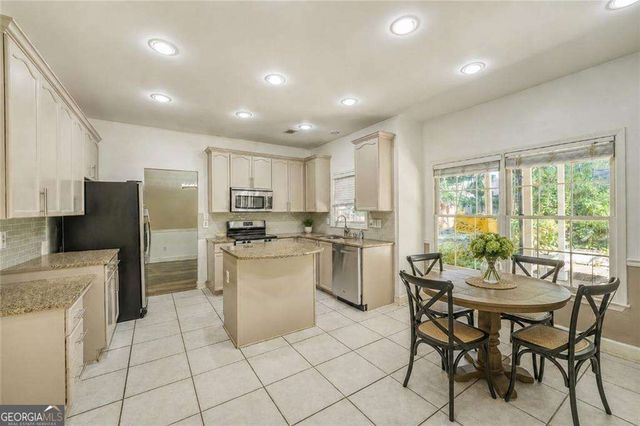 1595 Watercove Lane, Lawrenceville, GA 30043