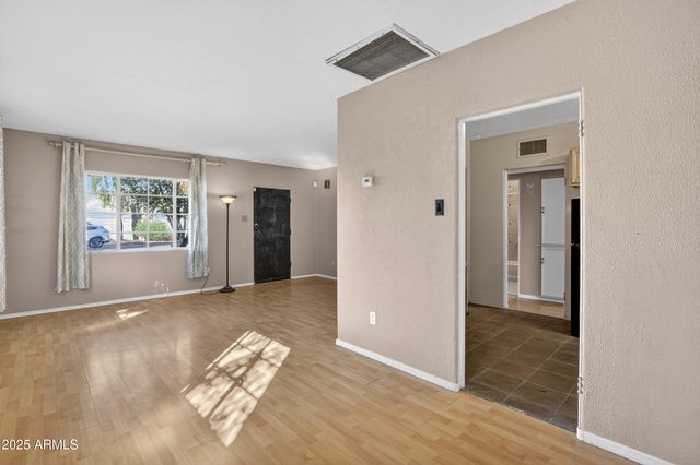 4201 N 18TH Street, Phoenix, AZ 85016