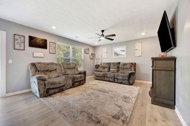 912 Nelson Place, Trenton, OH 45067