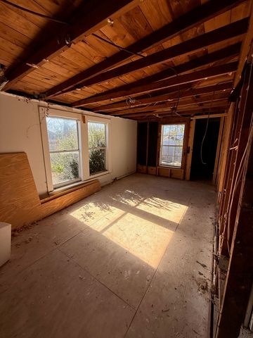 714 S Medora Street, Terrell, TX 75160