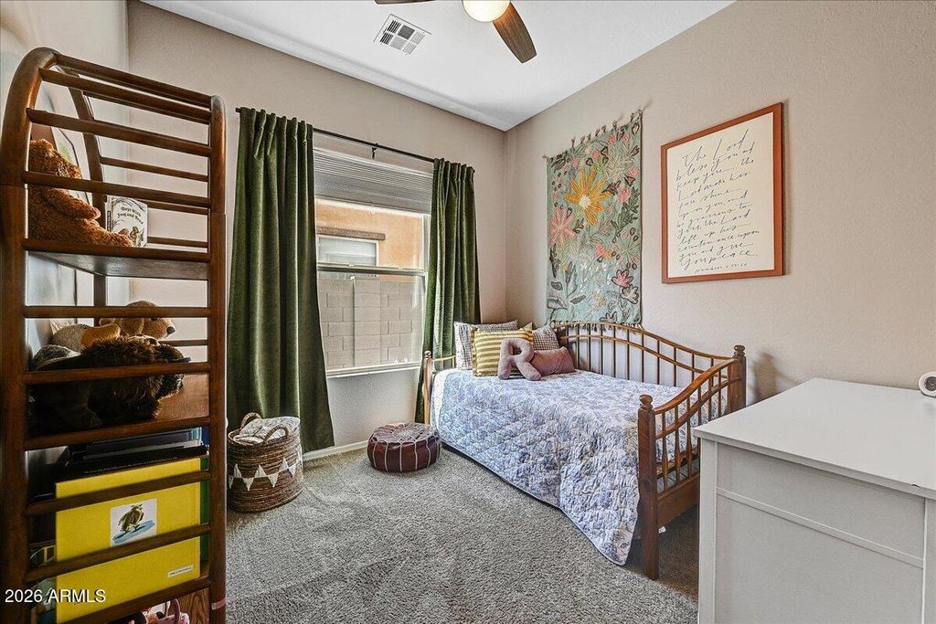 Image 10 of property listing at 15336 W CHARTER OAK Road, Surprise, AZ 85379