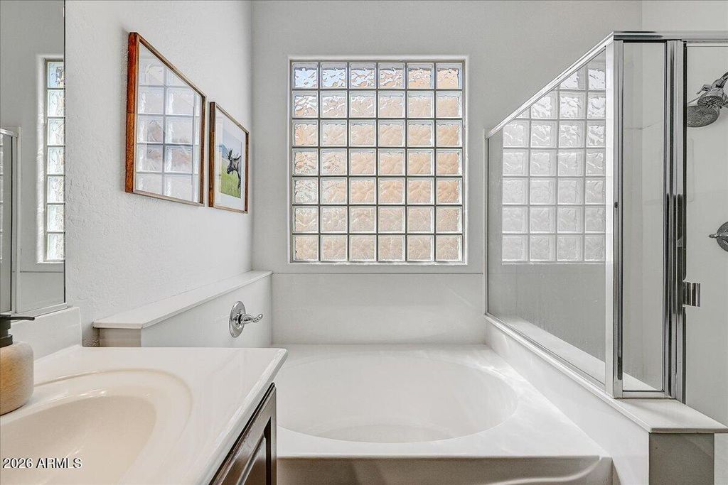 Image 22 of property listing at 15336 W CHARTER OAK Road, Surprise, AZ 85379