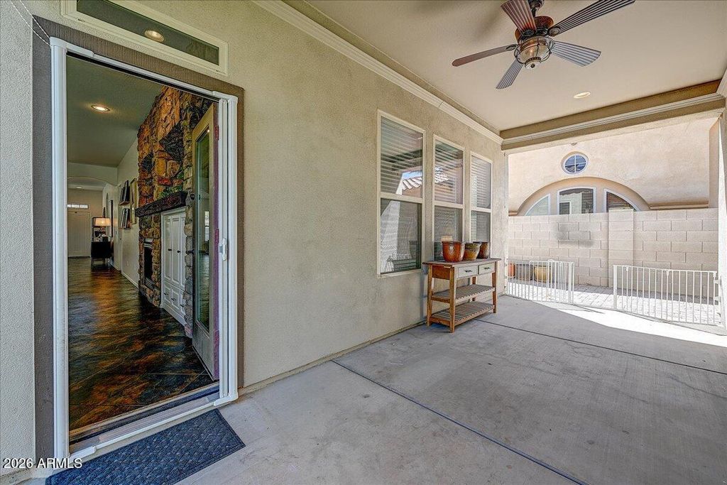 Image 25 of property listing at 15336 W CHARTER OAK Road, Surprise, AZ 85379