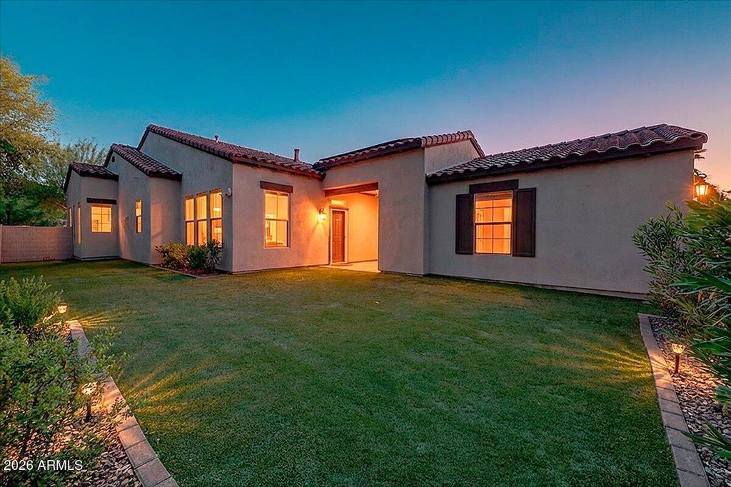 Image 28 of property listing at 15336 W CHARTER OAK Road, Surprise, AZ 85379