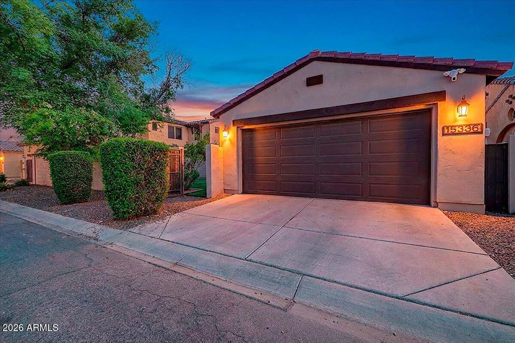 Image 29 of property listing at 15336 W CHARTER OAK Road, Surprise, AZ 85379