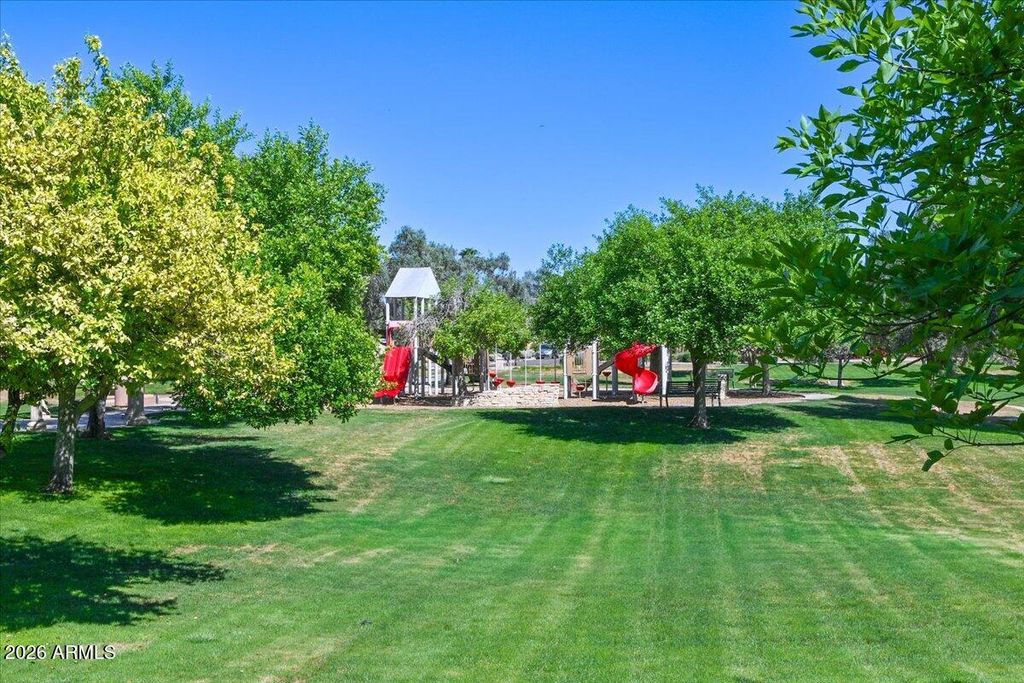 Image 31 of property listing at 15336 W CHARTER OAK Road, Surprise, AZ 85379