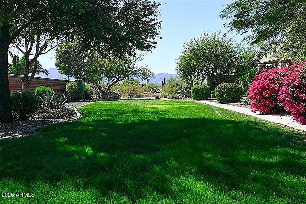 Image 36 of property listing at 15336 W CHARTER OAK Road, Surprise, AZ 85379