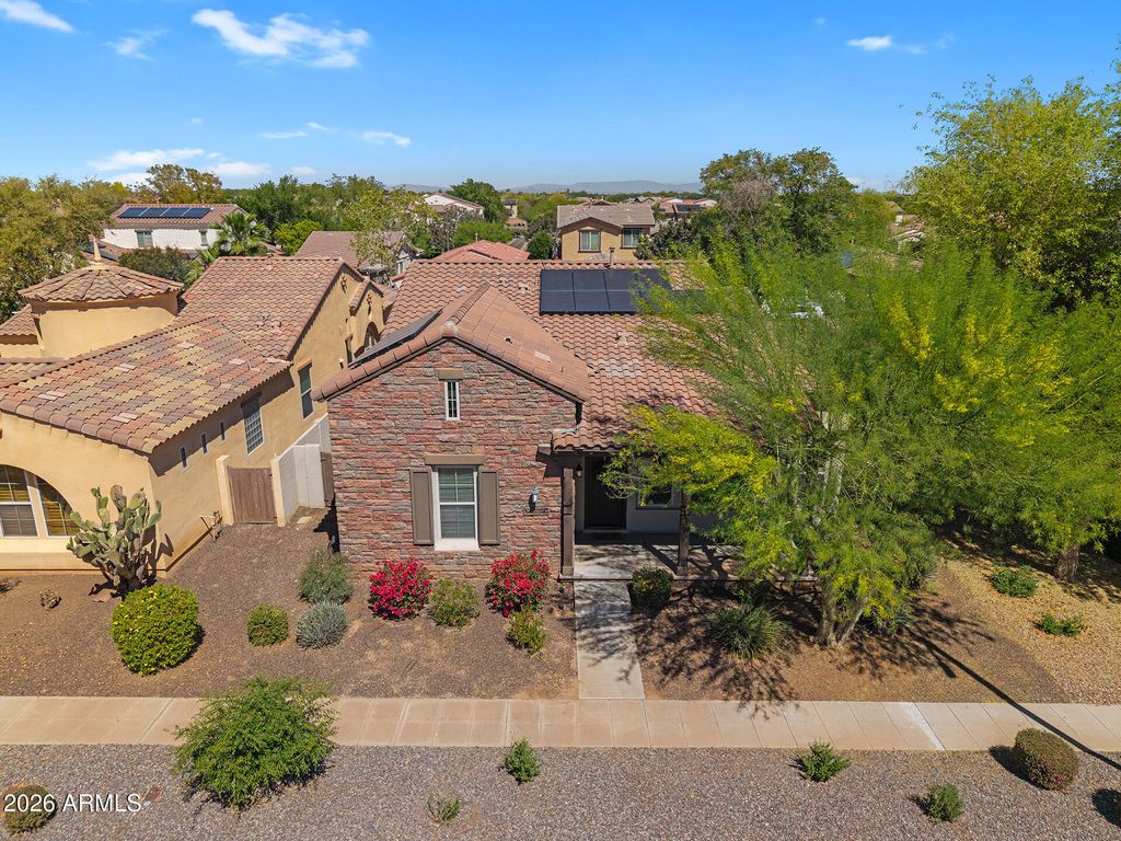 Image 37 of property listing at 15336 W CHARTER OAK Road, Surprise, AZ 85379
