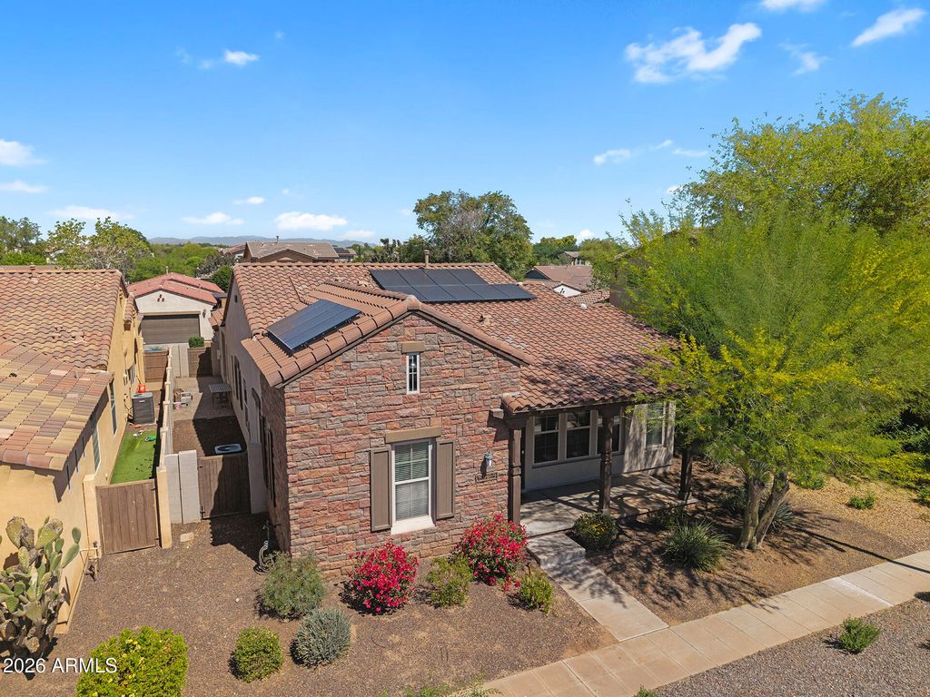 Image 38 of property listing at 15336 W CHARTER OAK Road, Surprise, AZ 85379
