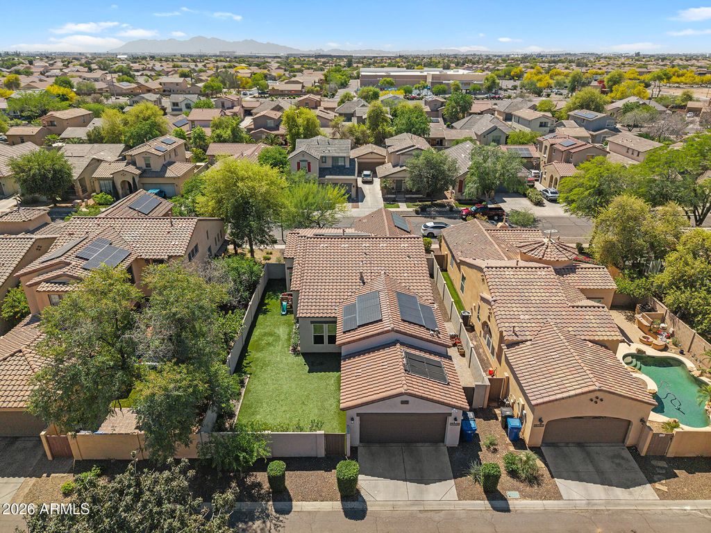 Image 40 of property listing at 15336 W CHARTER OAK Road, Surprise, AZ 85379