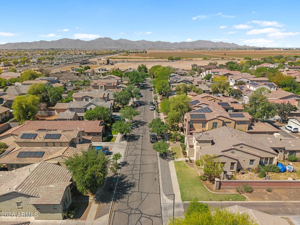 Image 44 of property listing at 15336 W CHARTER OAK Road, Surprise, AZ 85379