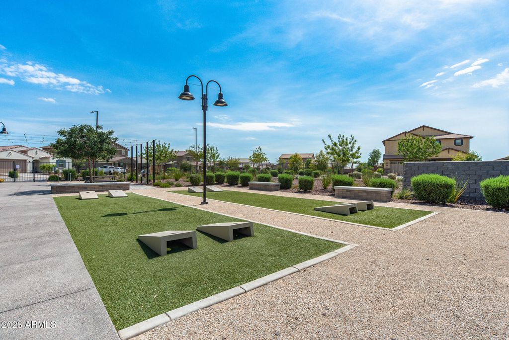 Image 52 of property listing at 15336 W CHARTER OAK Road, Surprise, AZ 85379