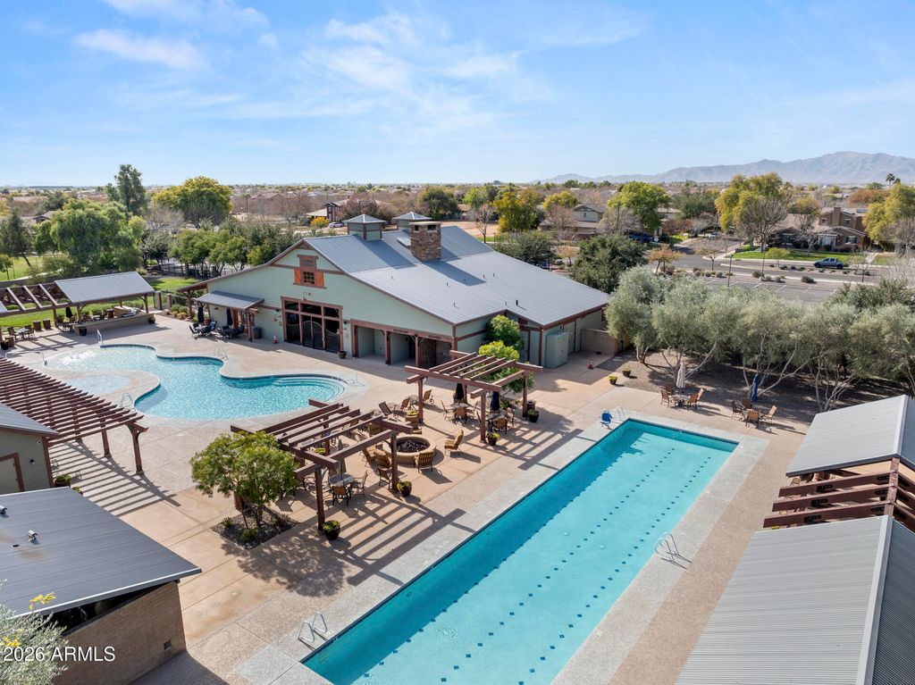 Image 54 of property listing at 15336 W CHARTER OAK Road, Surprise, AZ 85379