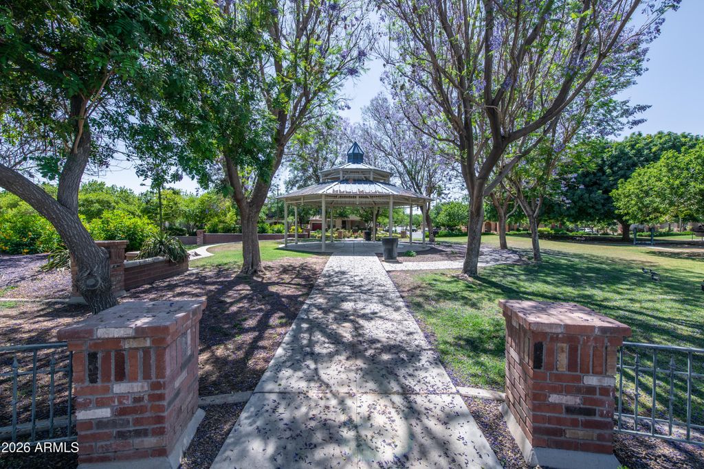 Image 63 of property listing at 15336 W CHARTER OAK Road, Surprise, AZ 85379