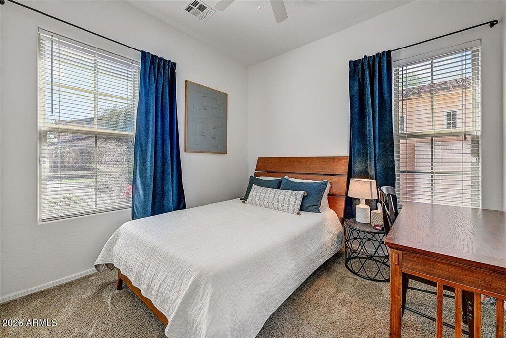 Image 7 of property listing at 15336 W CHARTER OAK Road, Surprise, AZ 85379